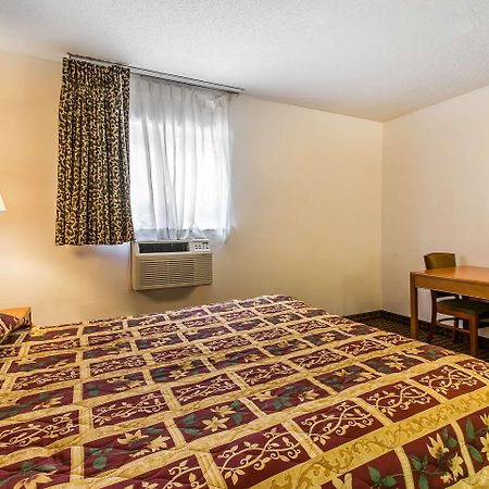 Suburban Studios Abercorn Саванна Екстер'єр фото
