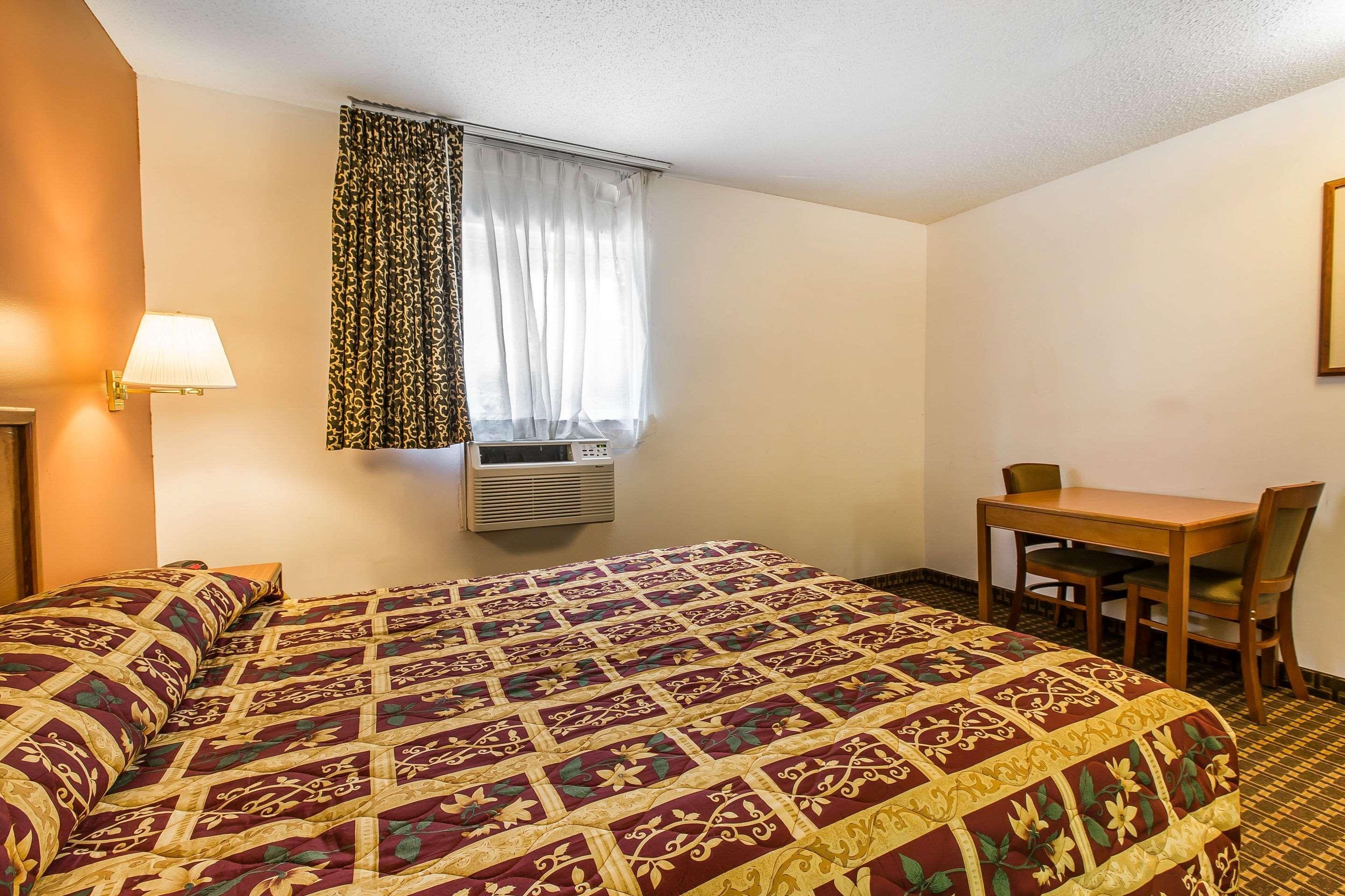 Suburban Studios Abercorn Саванна Екстер'єр фото