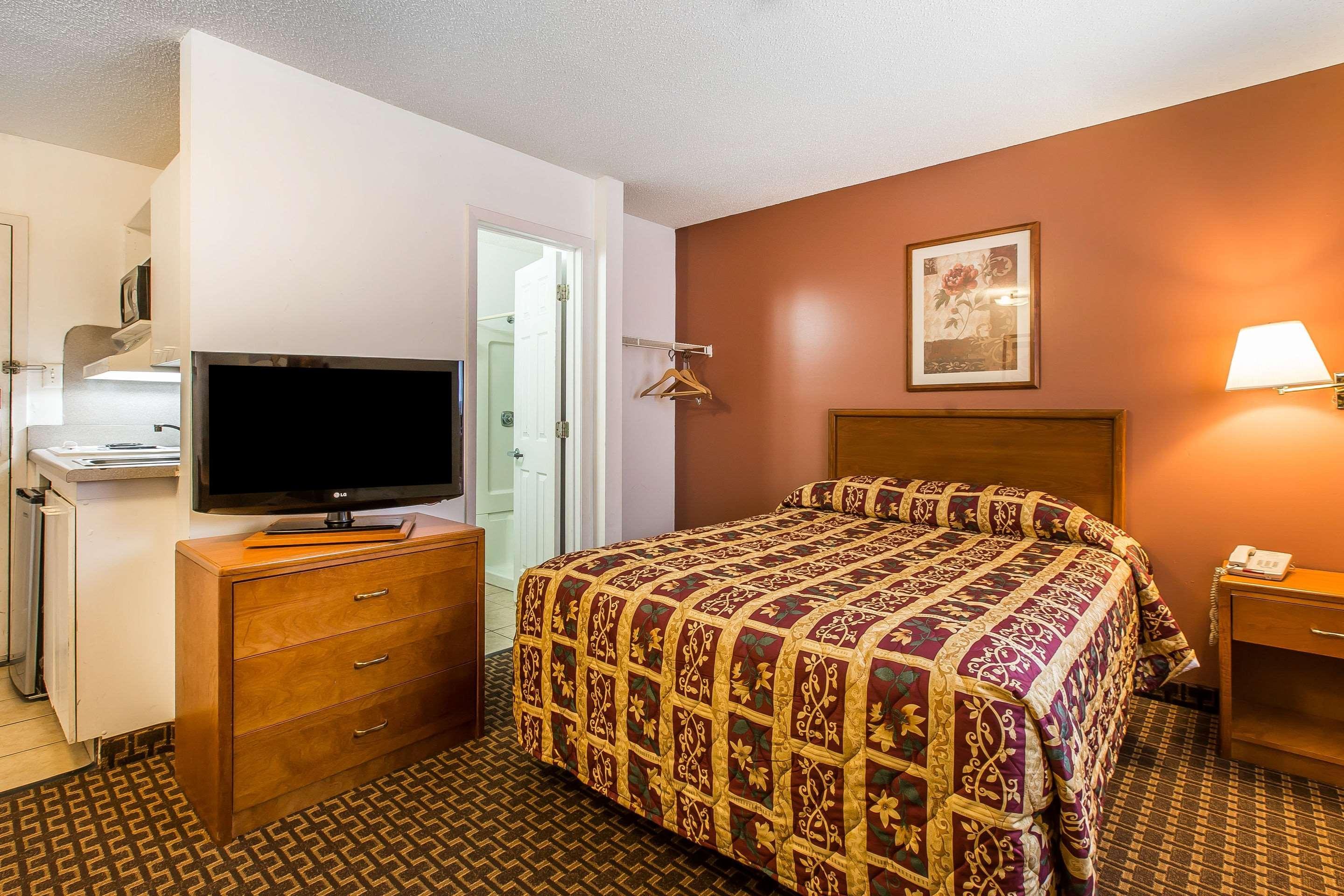 Suburban Studios Abercorn Саванна Екстер'єр фото