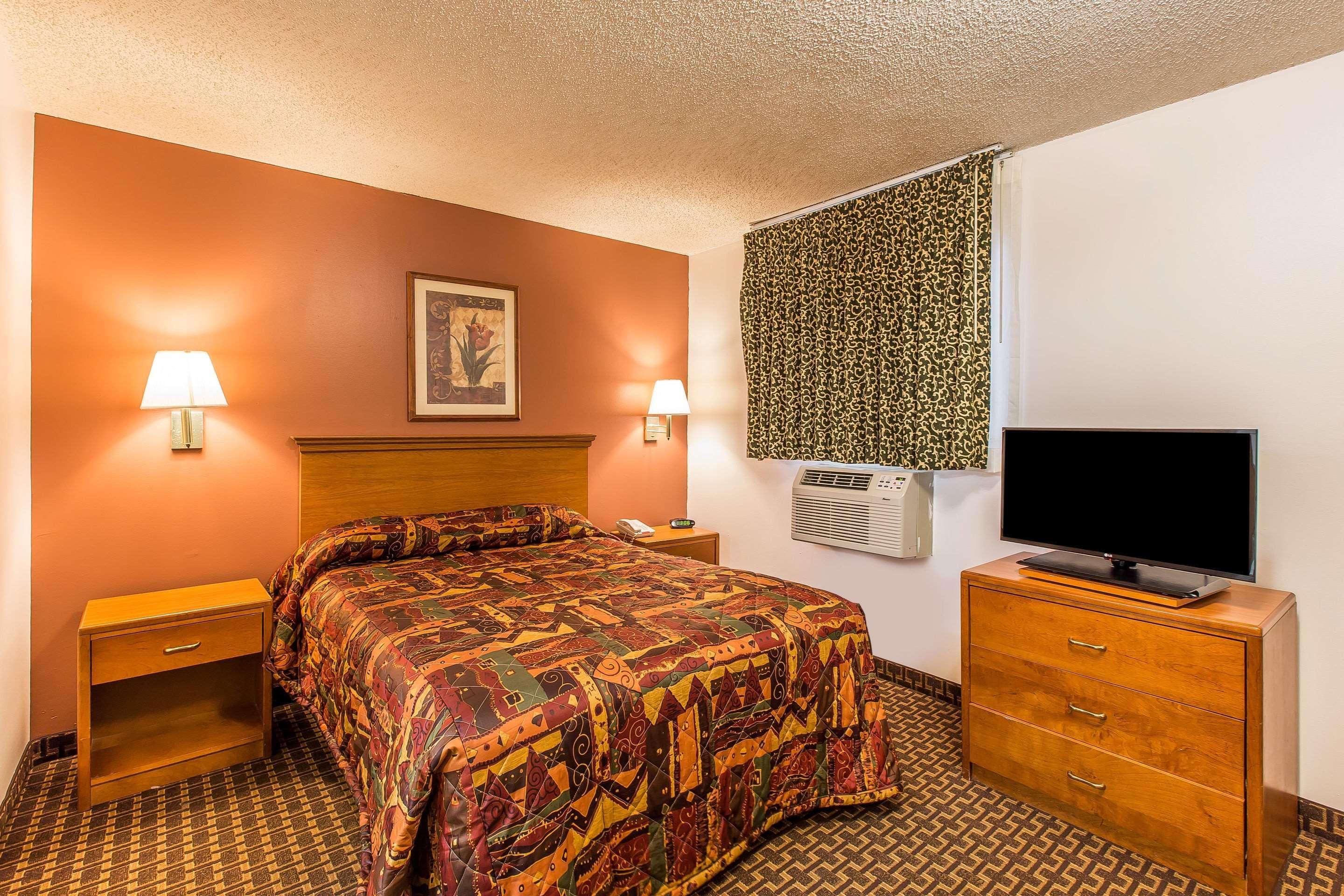 Suburban Studios Abercorn Саванна Екстер'єр фото