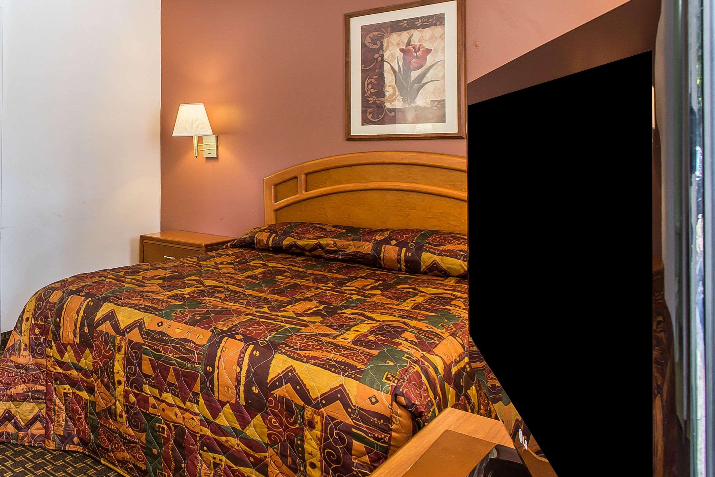 Suburban Studios Abercorn Саванна Екстер'єр фото