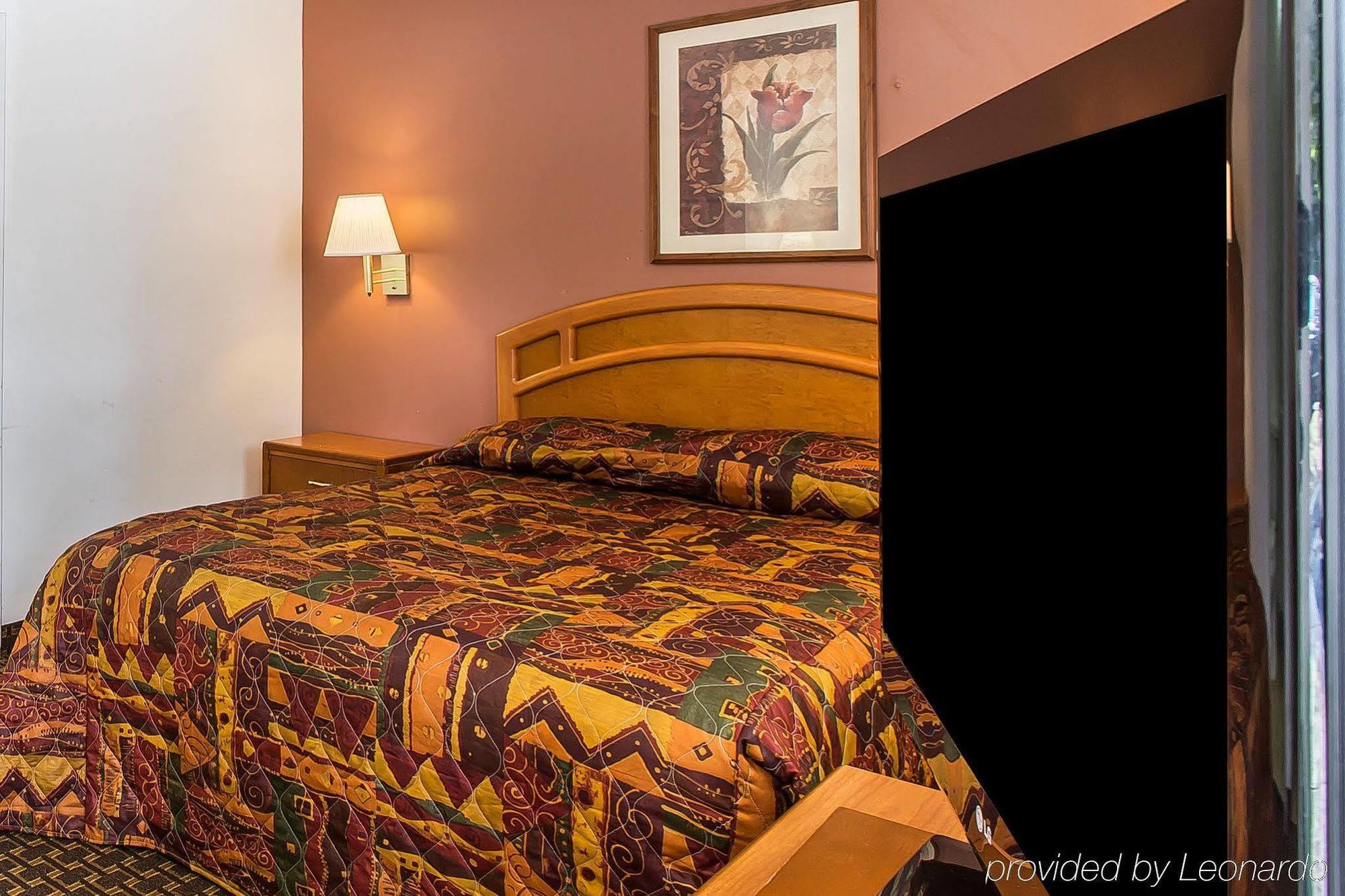 Suburban Studios Abercorn Саванна Екстер'єр фото