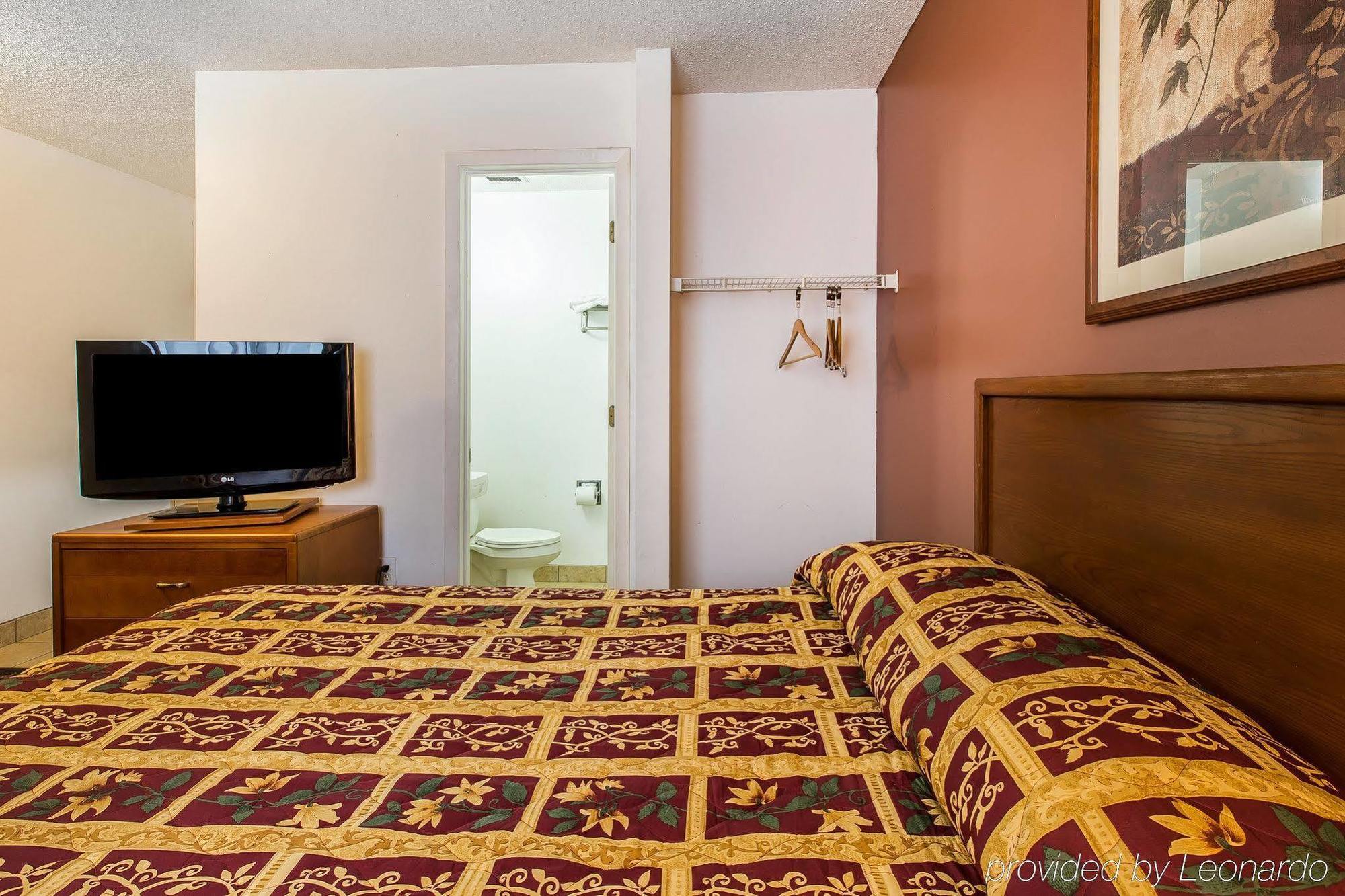 Suburban Studios Abercorn Саванна Екстер'єр фото